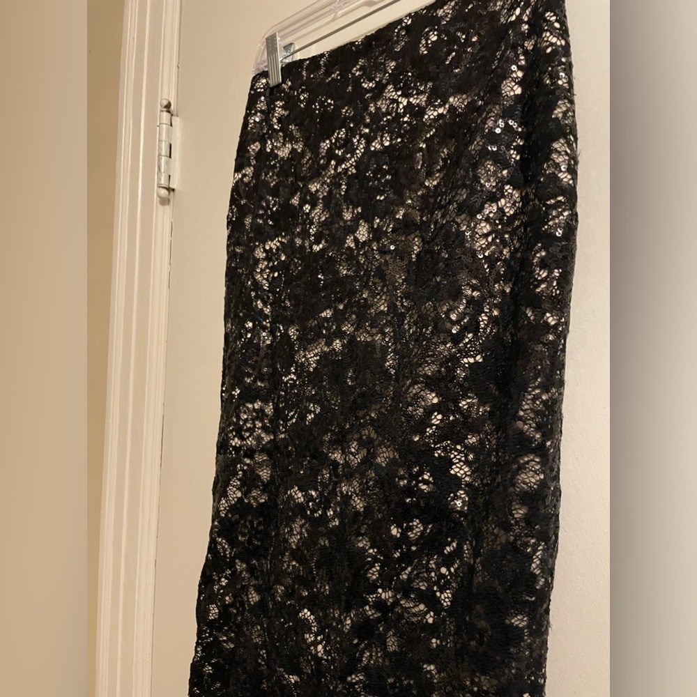 Wyatt Black Sequined Lace Fully Lined Midi Skirt Size 2 - Picture 3 of 11